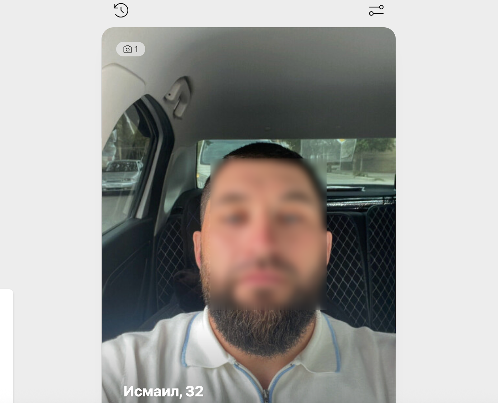 свайповый интерфейс знакомства в приложении Likoo